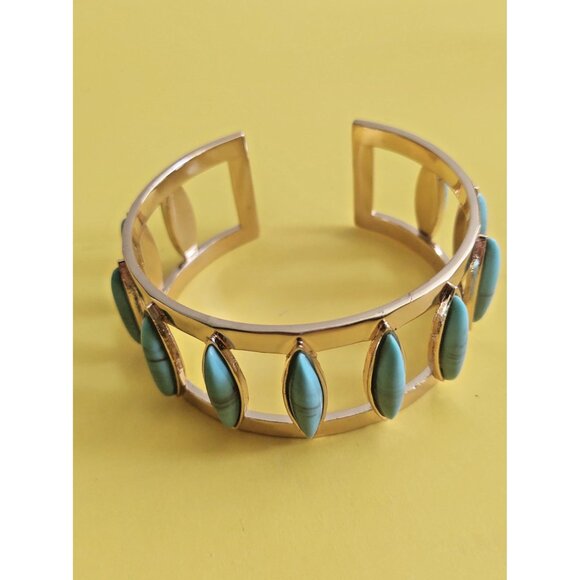 Vintage Avon 1980's Goldtone and Turquoise Stone Cuff Bracelet 2 1/2" x 2 3/4" - Picture 2 of 6